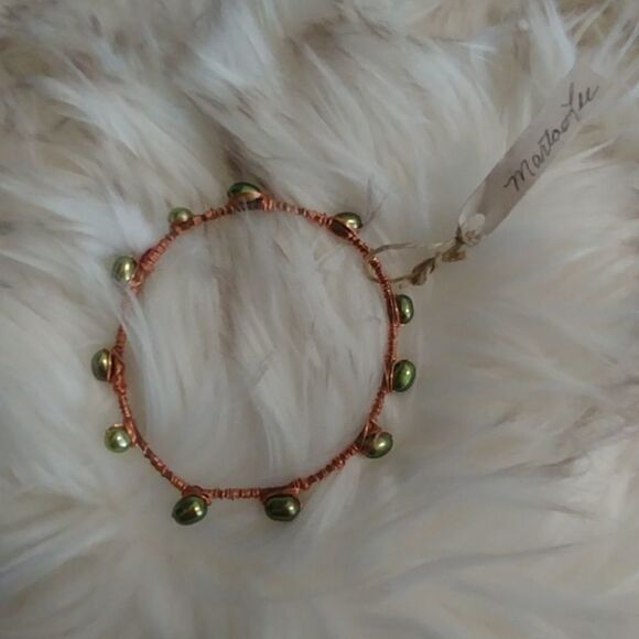 Handmade copper and green stone bracelet - Picture 1 of 3
